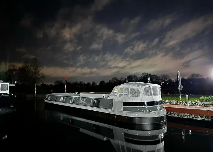 Luxus Wohnschiff Madam President * Berlin