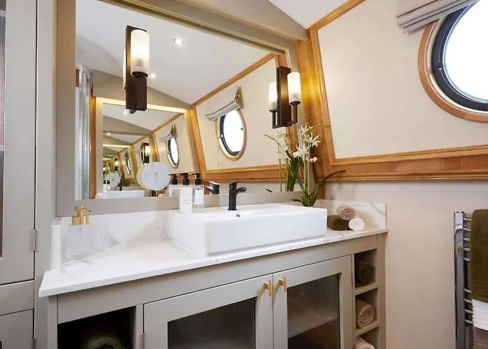 Luxus Wohnschiff Madam President Berlim