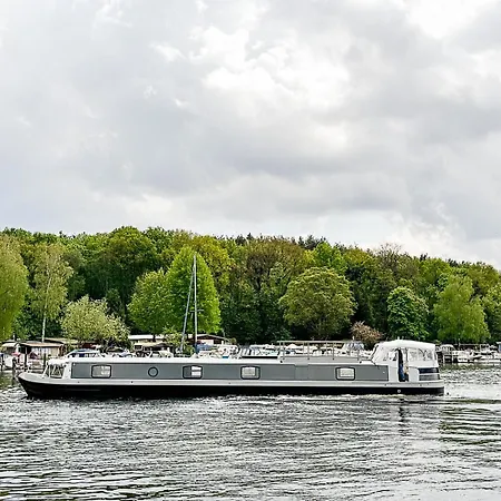 Luxus Wohnschiff Madam President Hébergement de vacances *