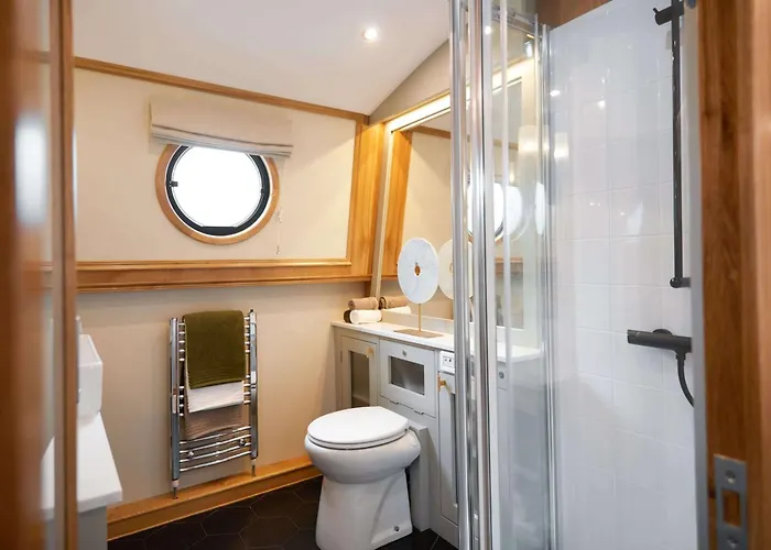 Luxus Wohnschiff Madam President Berlin